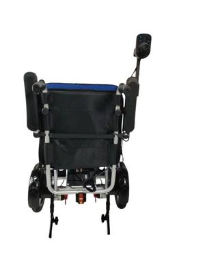 障害者用 折りたたむアルミ車椅子 シルバー色 300mm 後輪/200mm 前輪