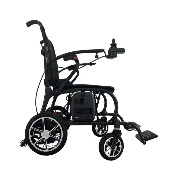 電動車椅子 DC24V150W*2モーターと折りたたみサイズ 730mm*310mm*710mm